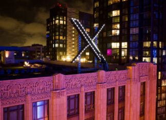 Twitter’ın merkez binasındaki parlak X logosu komşuları çileden çıkardı