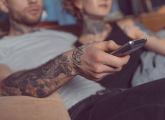 Netflix’ten ilginç teklif; Hayranlara ücretsiz dövme yaptıracak