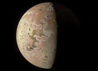 İşte Güneş Sisteminin en volkanik bölgesi!