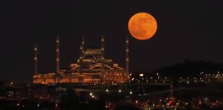 2024 Süper Kanlı Ay Tutulması Türkiye’yi büyüledi: “Ay Dede”yi selamlayın! 2024 Süper Kanlı Ay Tutulması Olayı