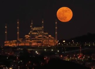 2024 Süper Kanlı Ay Tutulması Türkiye’yi büyüledi: “Ay Dede”yi selamlayın! 2024 Süper Kanlı Ay Tutulması Olayı