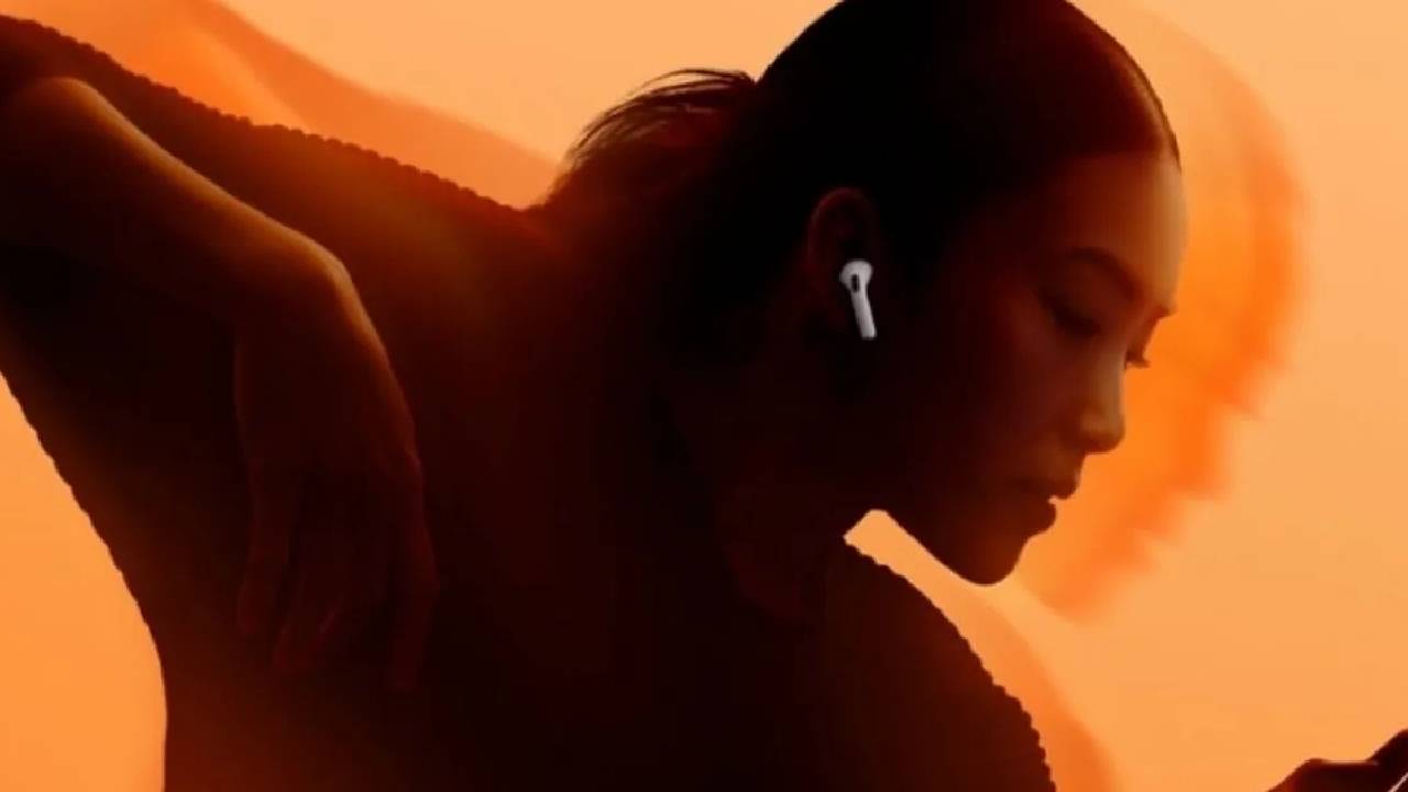 AirPods 4 Fiziksel Tuş Tasarımı