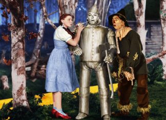 Oz Büyücüsü’nün ikonik ayakkabıları rekor fiyata satıldı