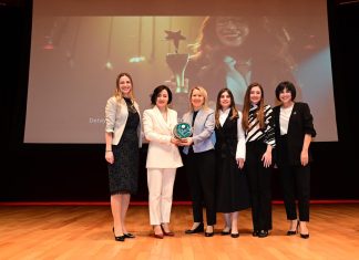 Mercedes-Benz’in kadınlara yönelik programı ödülleri topladı