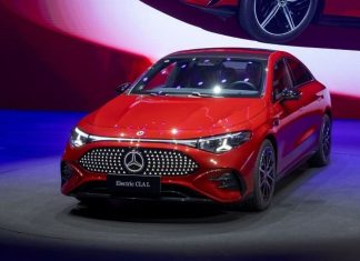 Mercedes uygun fiyatlı makam aracını duyurdu