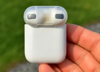 Şeffaf kapaklı ilk AirPods geliyor
