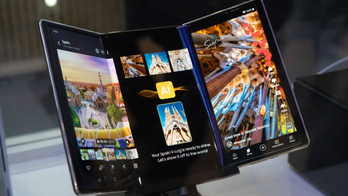 samsung-xr-basligi-ve-galaxy-trifold-tarihi-belli-oldu-1