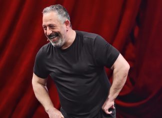 Cem Yılmaz’ın son gösterisi yılbaşında Netflix’te!