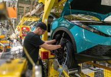 Yeni Nissan Leaf üretime girdi