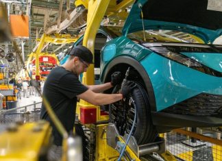 Yeni Nissan Leaf üretime girdi