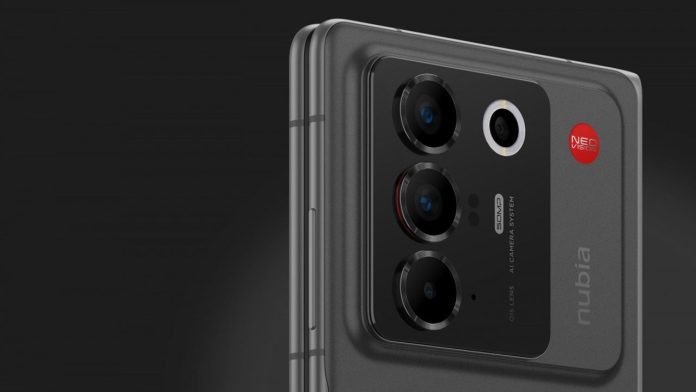 nubia-fold-resmen-ortaya-cikti-1