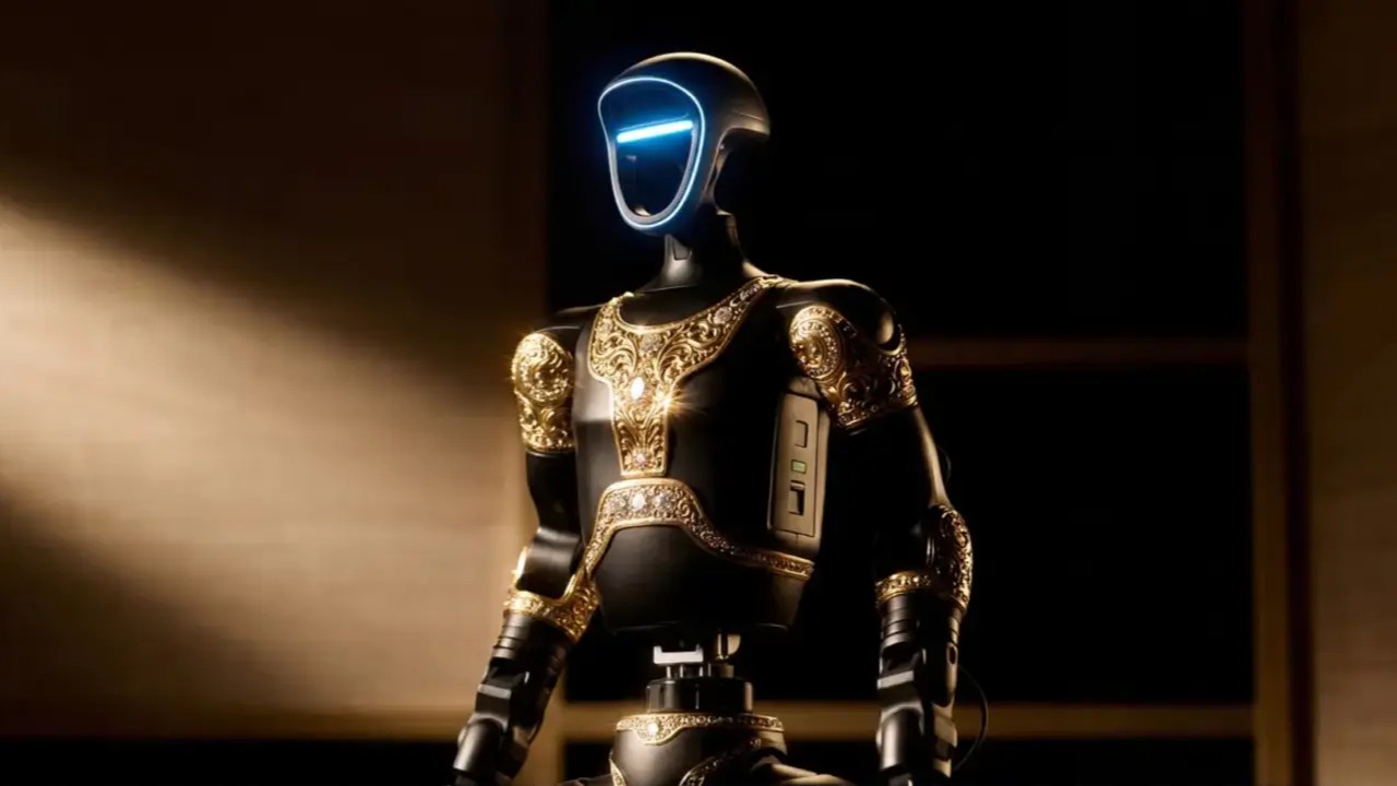 Altın kaplama insansı robot