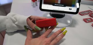 Akıllı Tırnak Teknolojisi İle Tek Tuşla 400 Farklı Renk İmkanı Akıllı tırnak teknolojisi