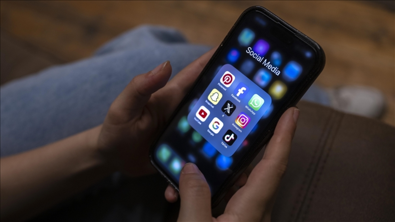 Sosyal medya kimlik doğrulaması