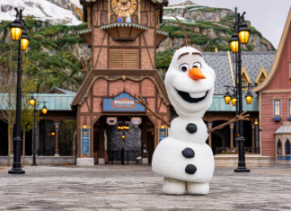 TikTok Canlı Yayınında Robot Olaf Kazası Yaşandı