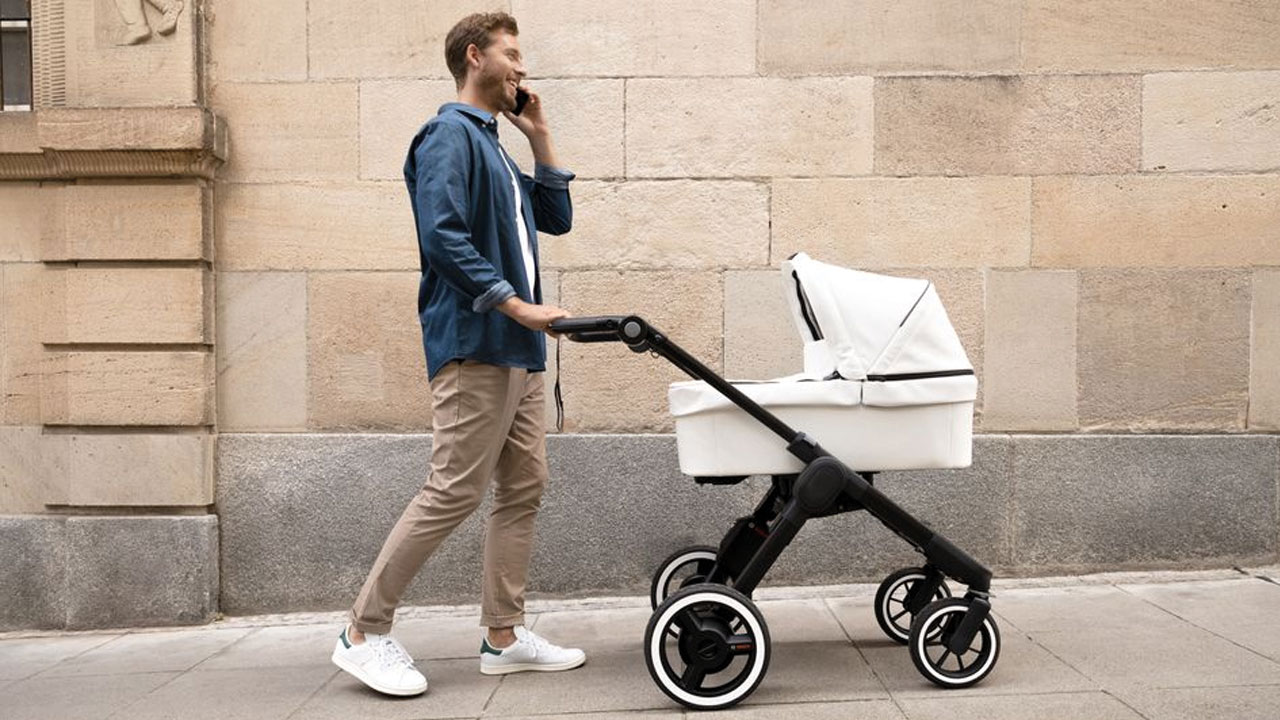 2 saatte şarj olan elektrikli bebek arabası geliyor